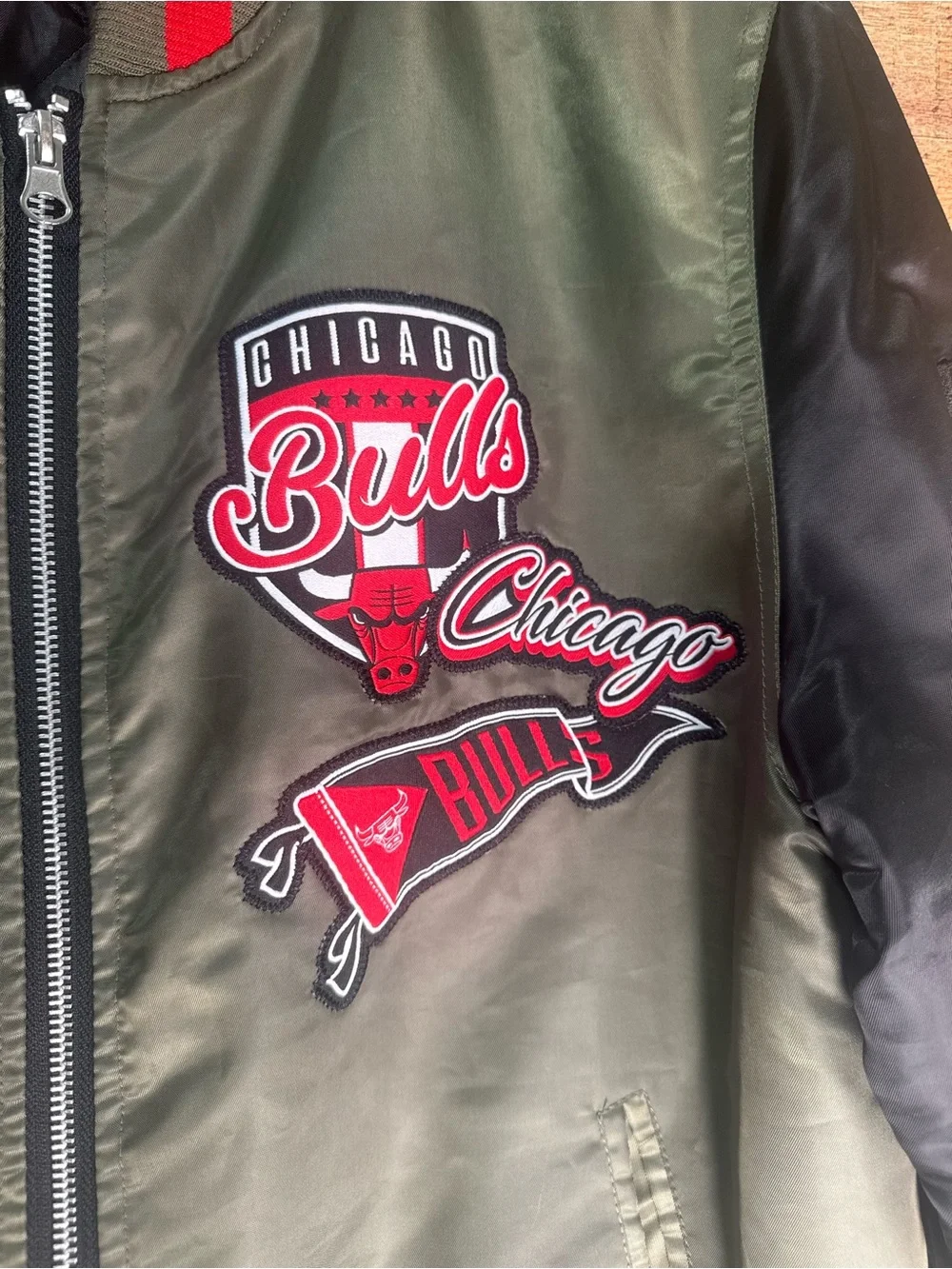 NBA Chicago Bulls Satin Bomber Jacket Mens 1966 logo Patches Basketball Medium